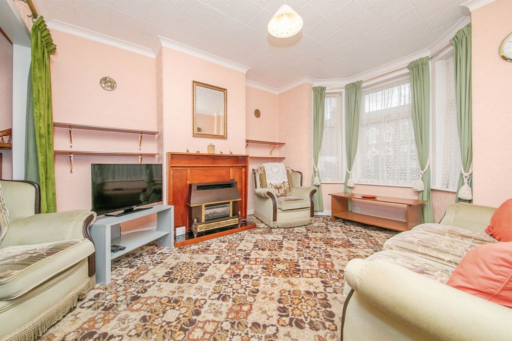 Property photo 2 of 16