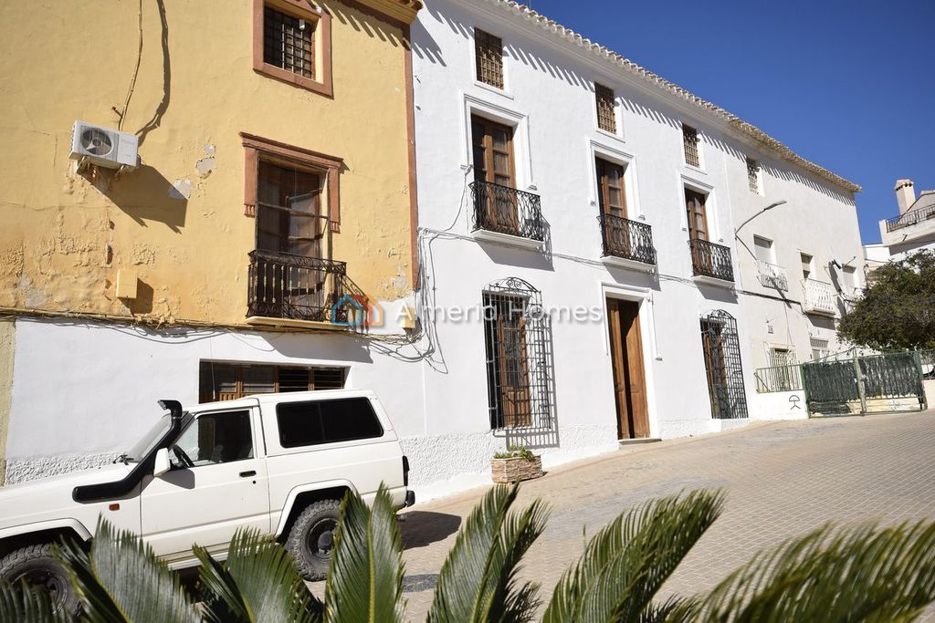 Property photo 2 of 26