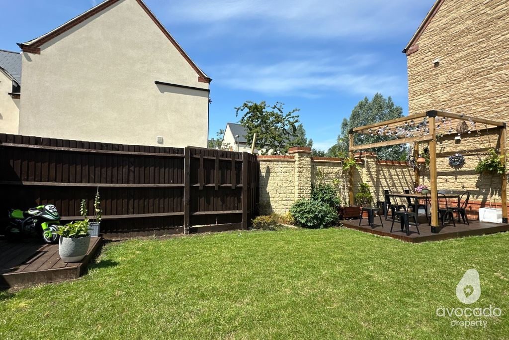 Property photo 3 of 16 5529892