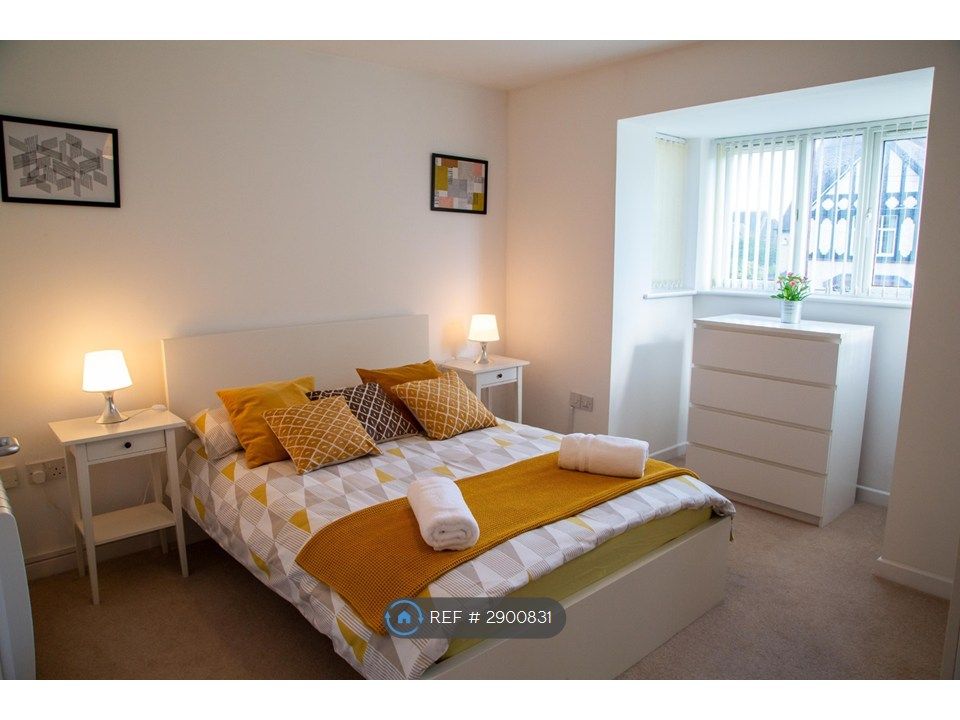 Property photo 3 of 29 Bedroom 1 With Ensuite