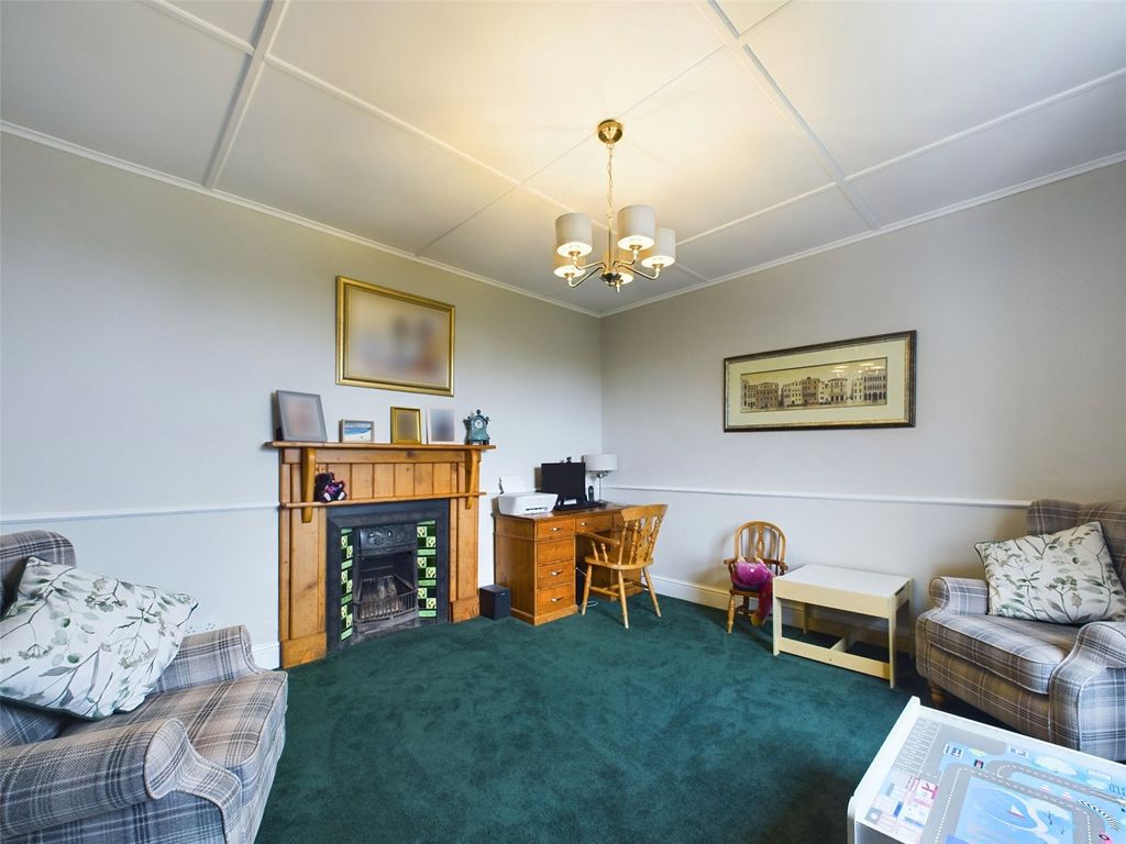 Property photo 2 of 25 Picture No. 04
