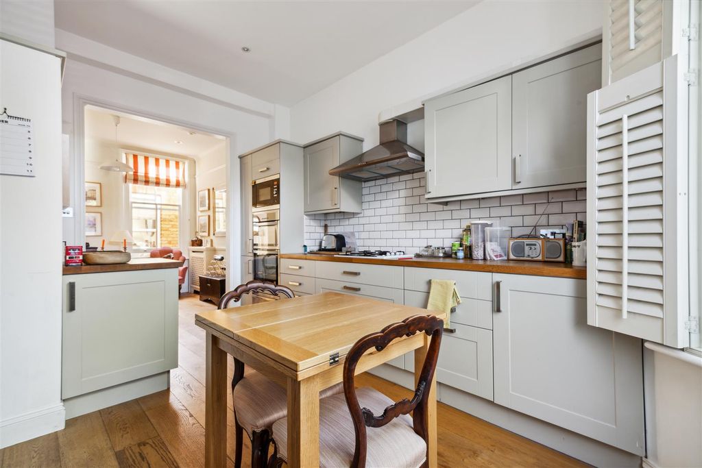 Property photo 3 of 14 For Sale Cranbrook Road, W4