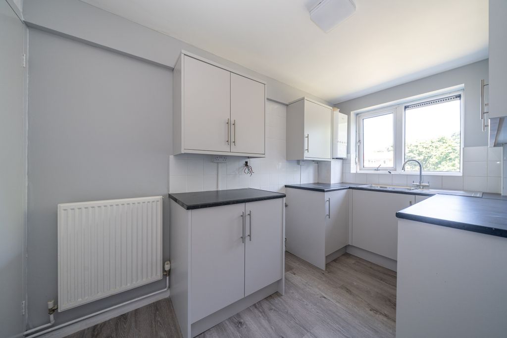Property photo 2 of 8 54-Kimpton-Close-06166