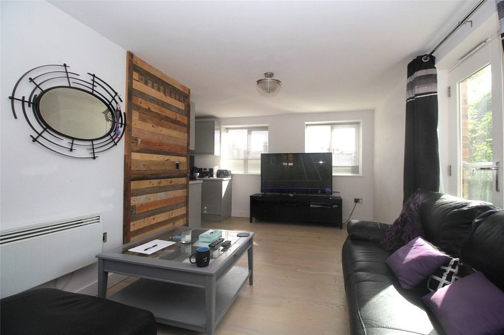 Property photo 3 of 6 Picture No. 08