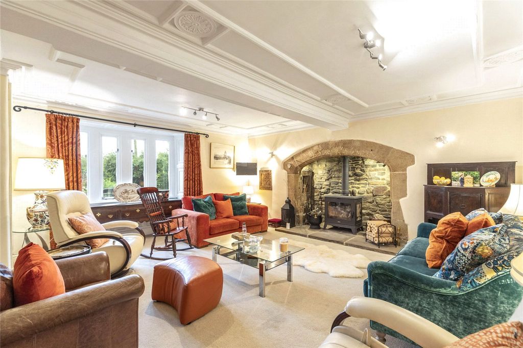 Property photo 3 of 18 Sitting Room