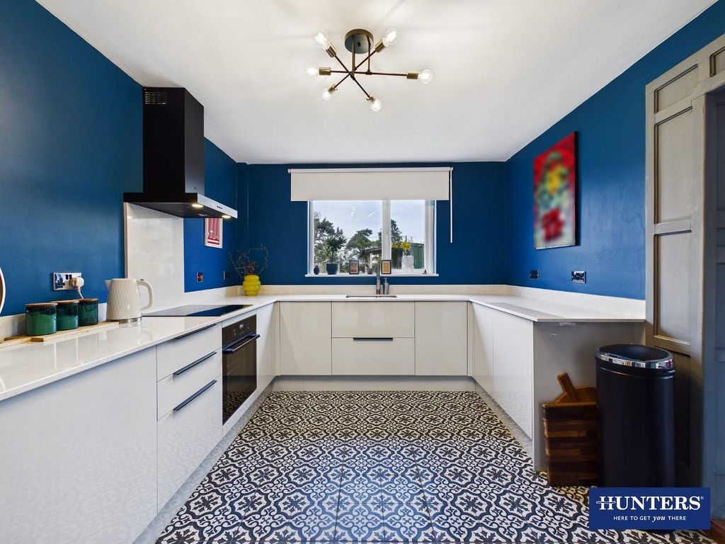 Property photo 3 of 26 Kitchen