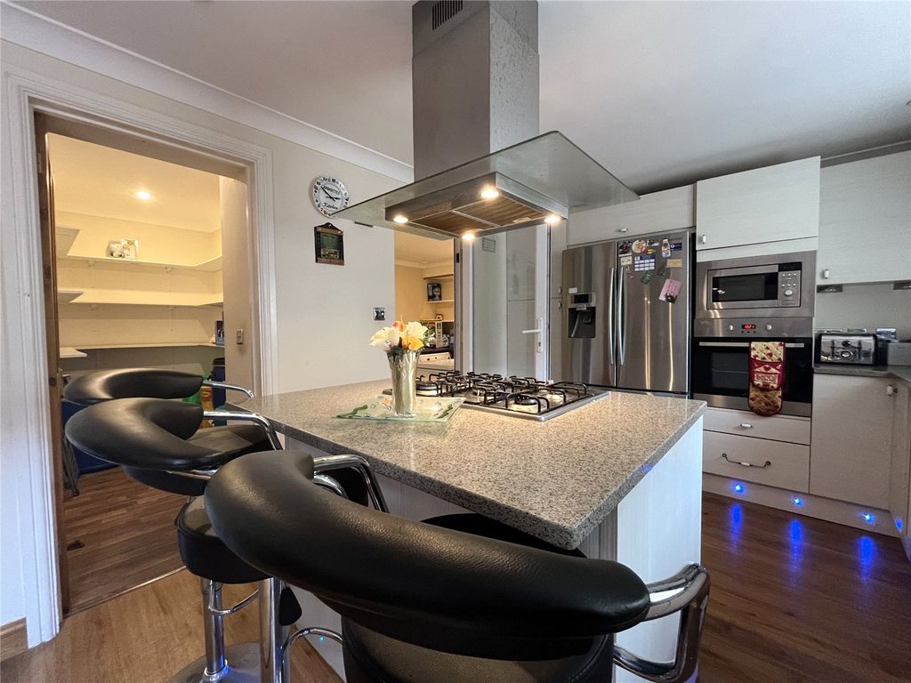 Property photo 3 of 17 Picture No. 32