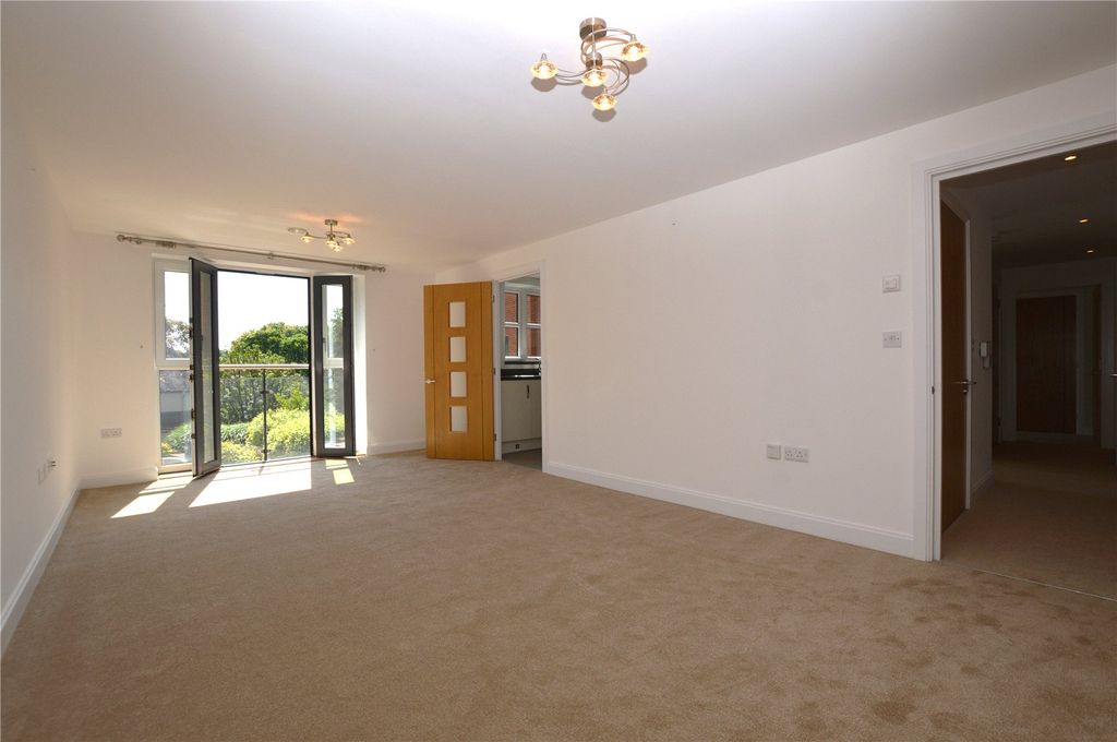 Property photo 3 of 14 Picture No. 02