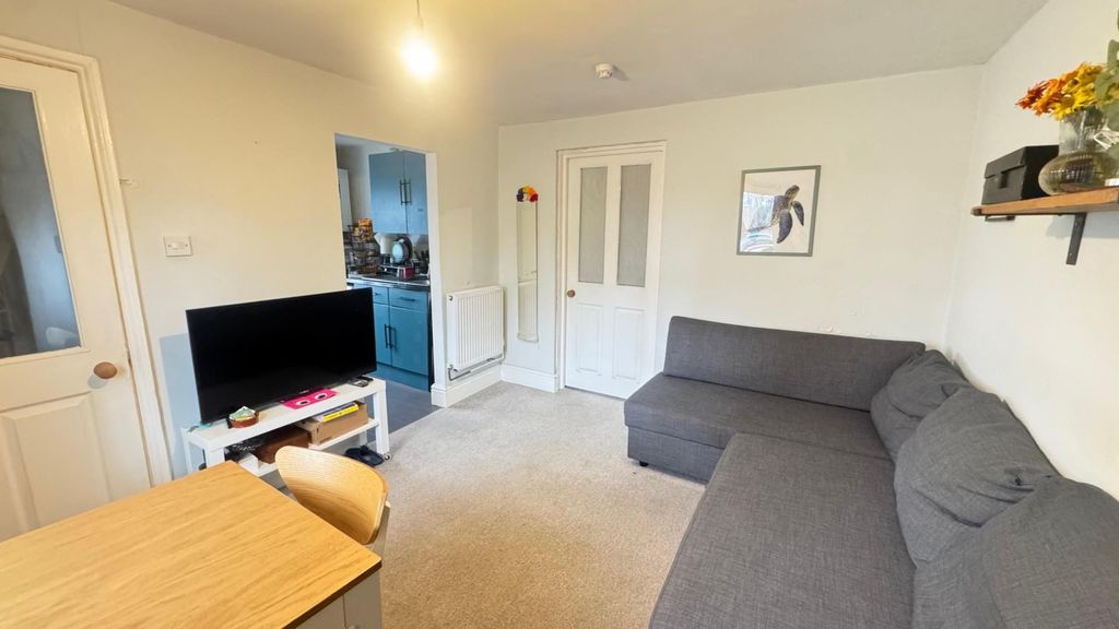 Property photo 3 of 11 Lounge.Jpeg