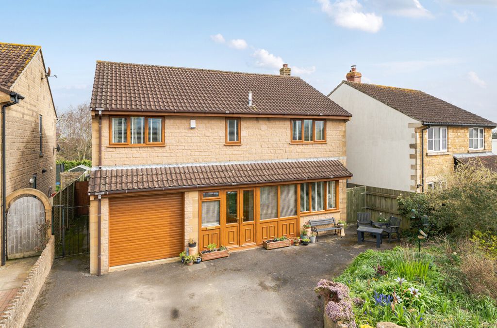 Property photo 2 of 26 1431203-1-69B81c4...