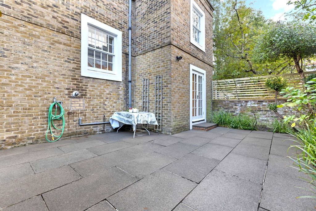 Property photo 3 of 18