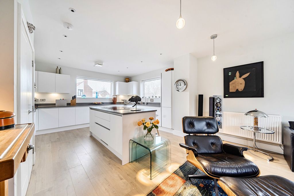 Property photo 2 of 27 Picture 2