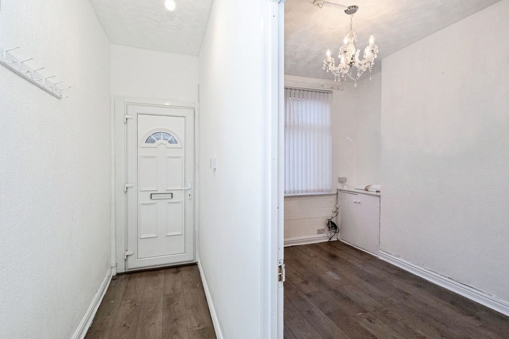 Property photo 2 of 20 Pbox-Img.Jpg