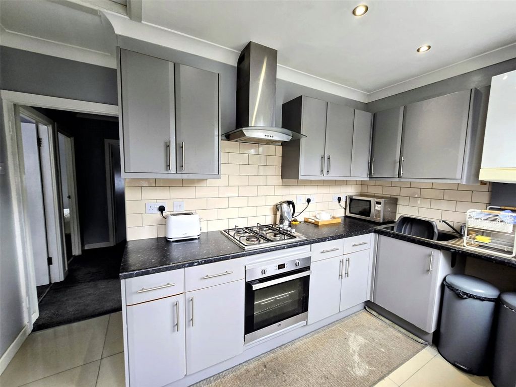Property photo 3 of 12 Kitchen