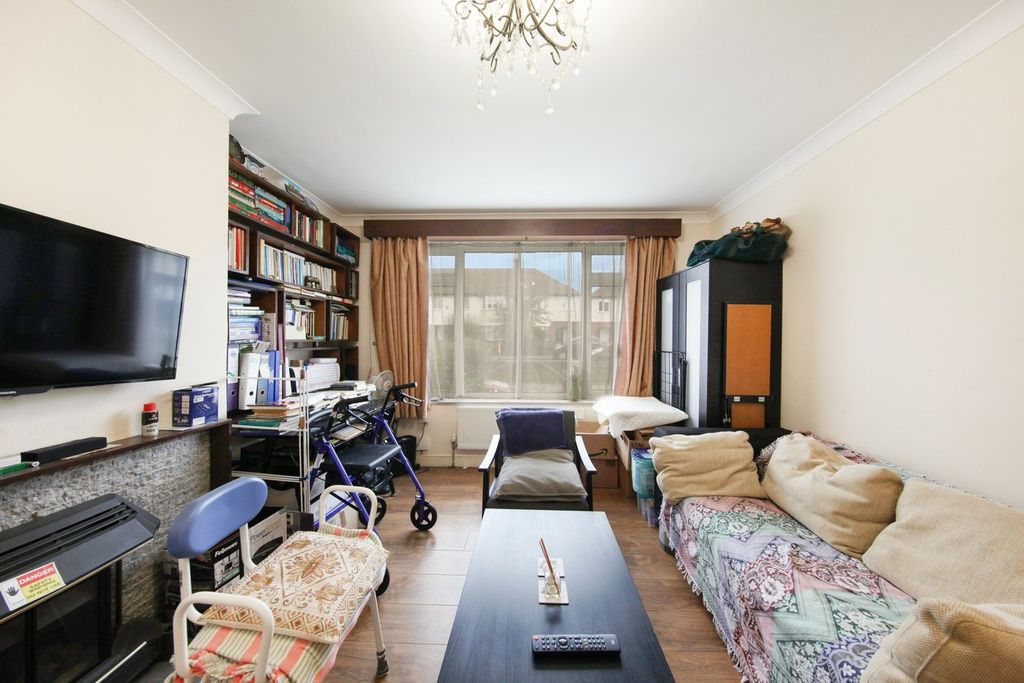 Property photo 2 of 11