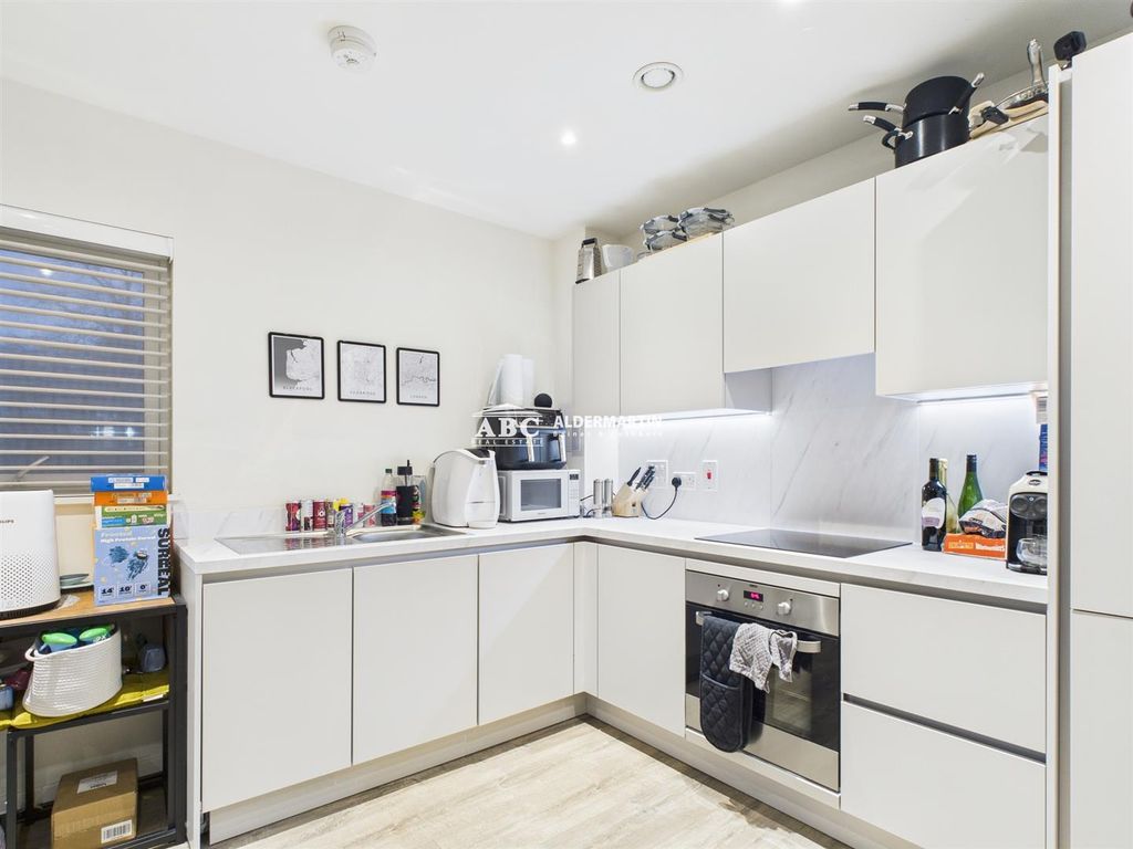 Property photo 3 of 9 Cam03827G0-Pr0104-Still002.Jpg