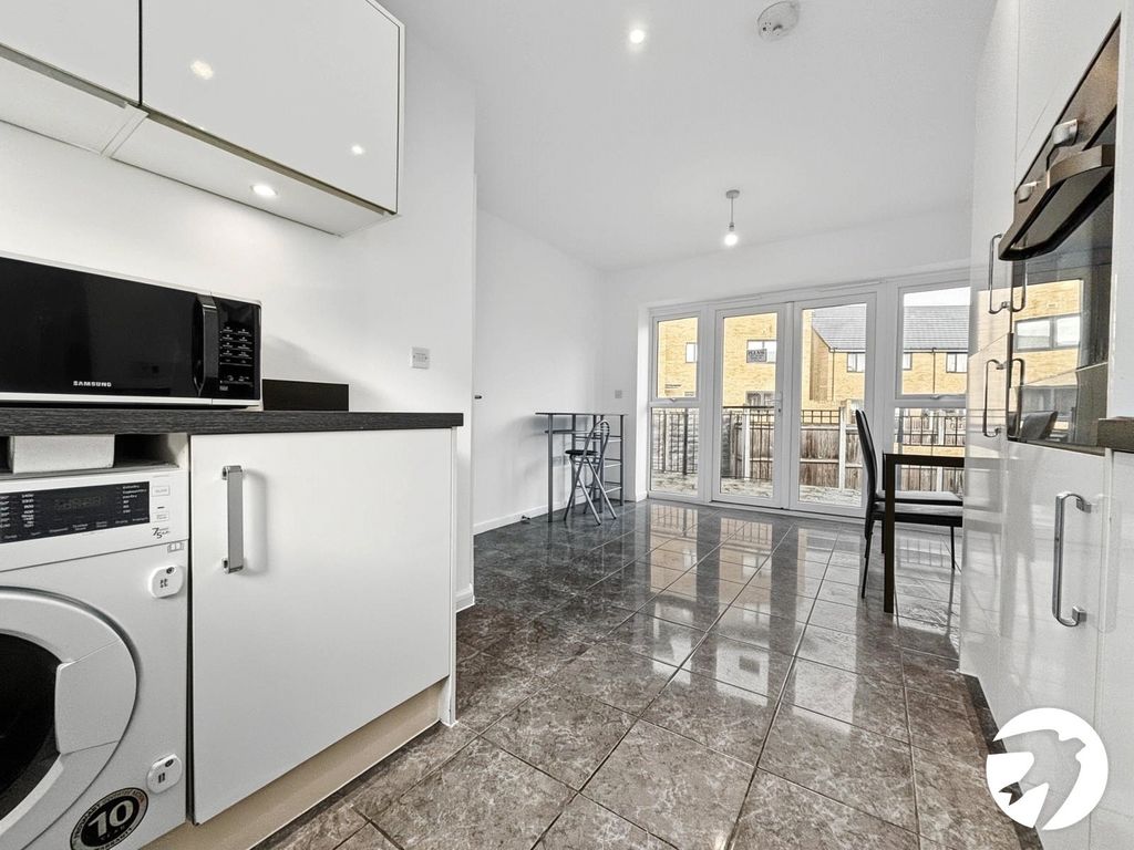 Property photo 3 of 16 Picture No. 05