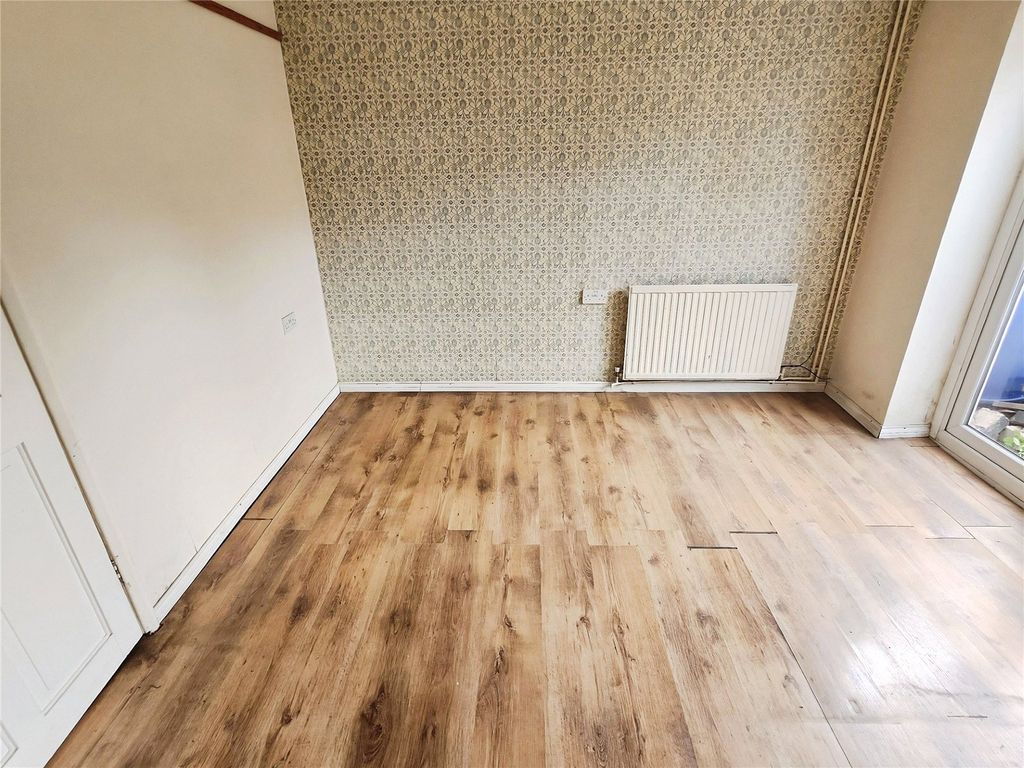 Property photo 3 of 11 Dining Room