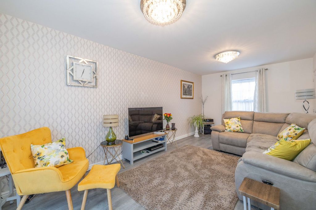 Property photo 2 of 16 Picture 2