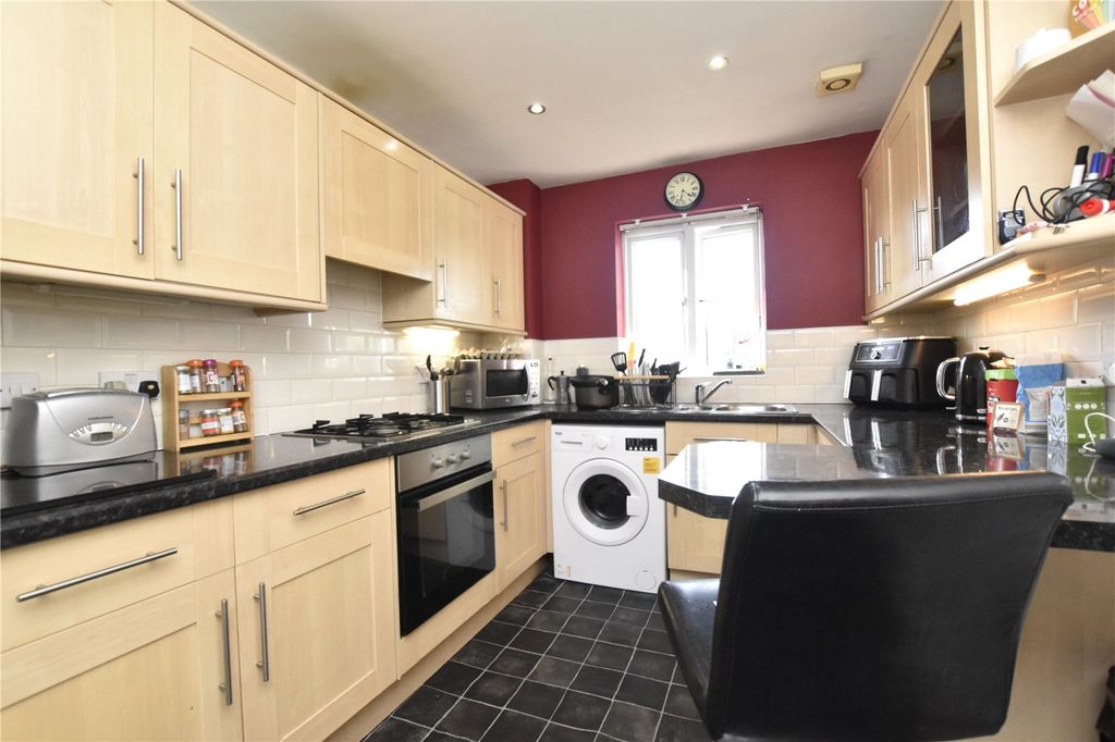 Property photo 3 of 12 Picture No. 12