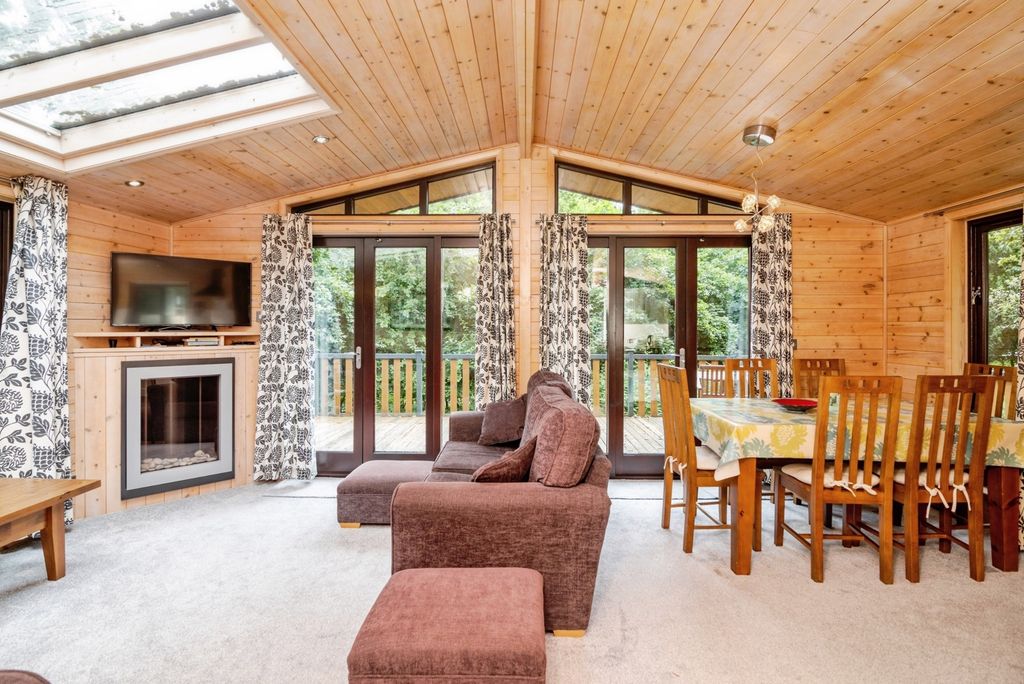 Property photo 3 of 20 Open Plan Living