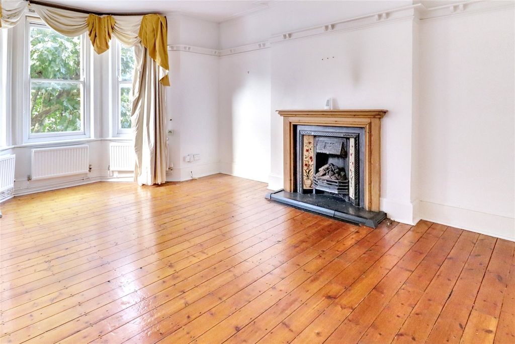 Property photo 1 of 13 Picture No. 14