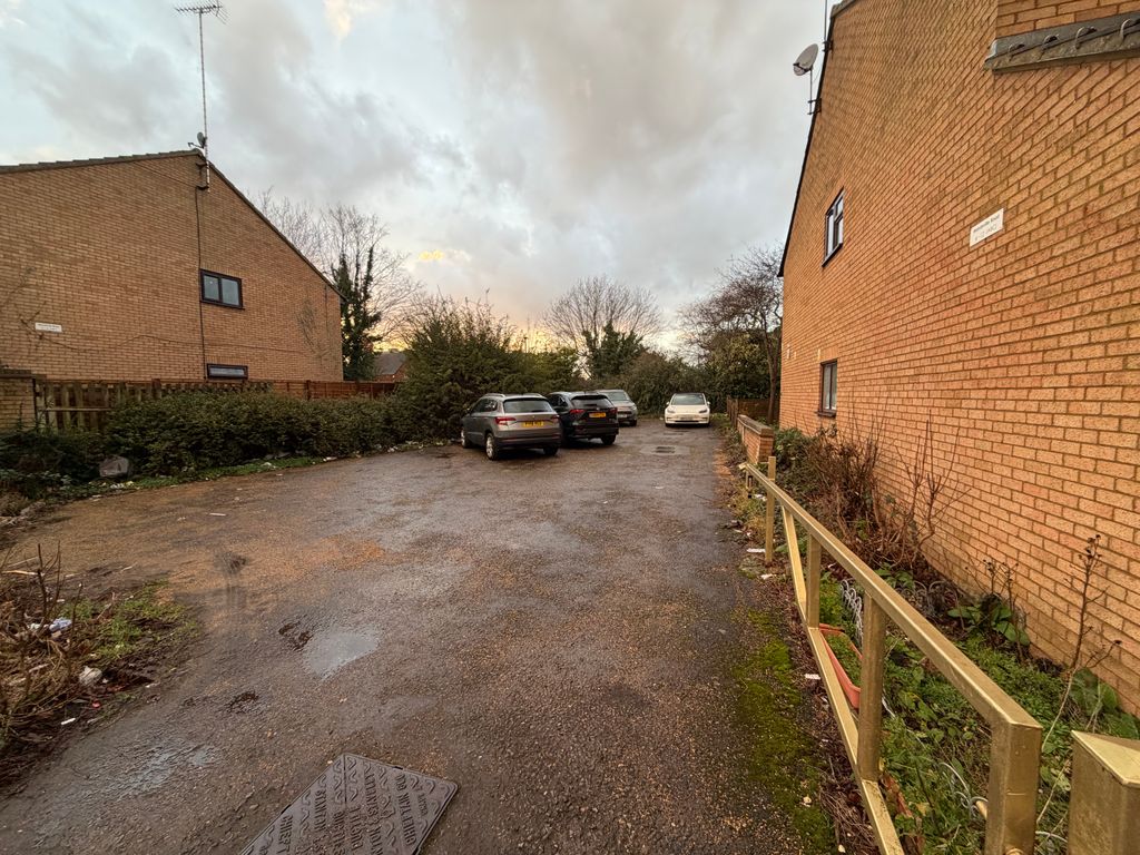 Property photo 2 of 19