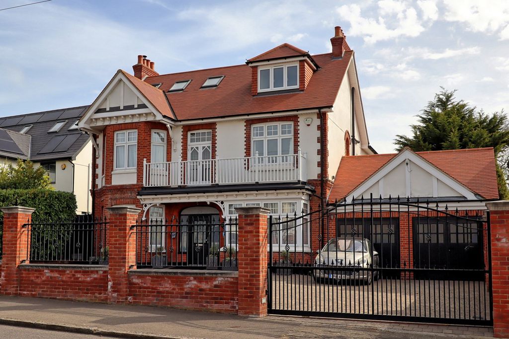 Property photo 1 of 47