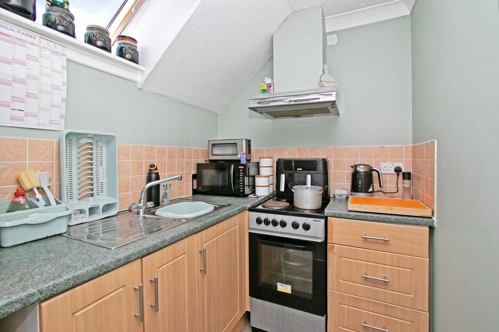 Property photo 3 of 36 Kitchen