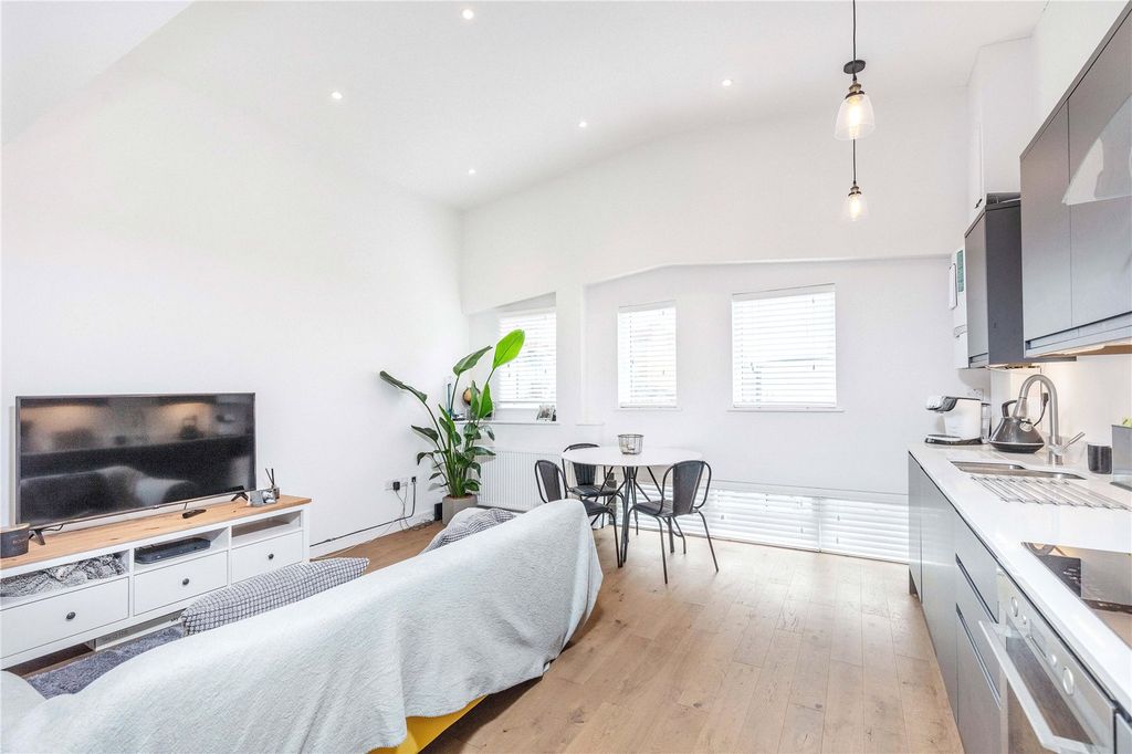 Property photo 1 of 10 Reception Room
