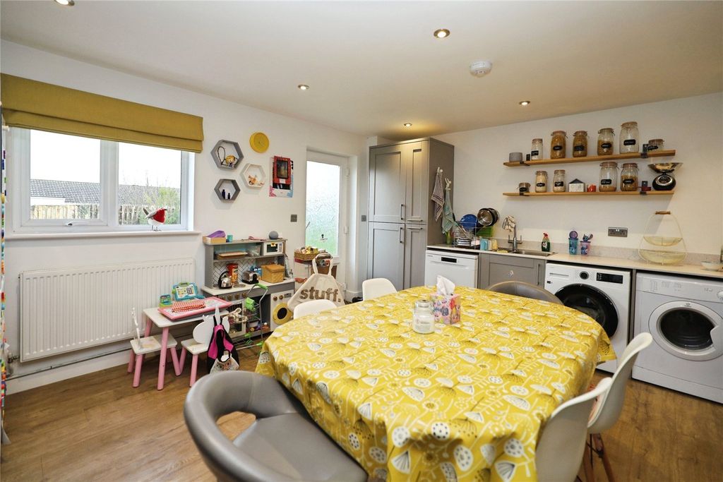 Property photo 3 of 18 Picture No. 04