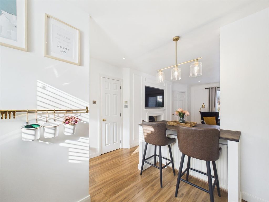 Property photo 2 of 18 Cam01486G0-Pr1016-Still008.Jpg