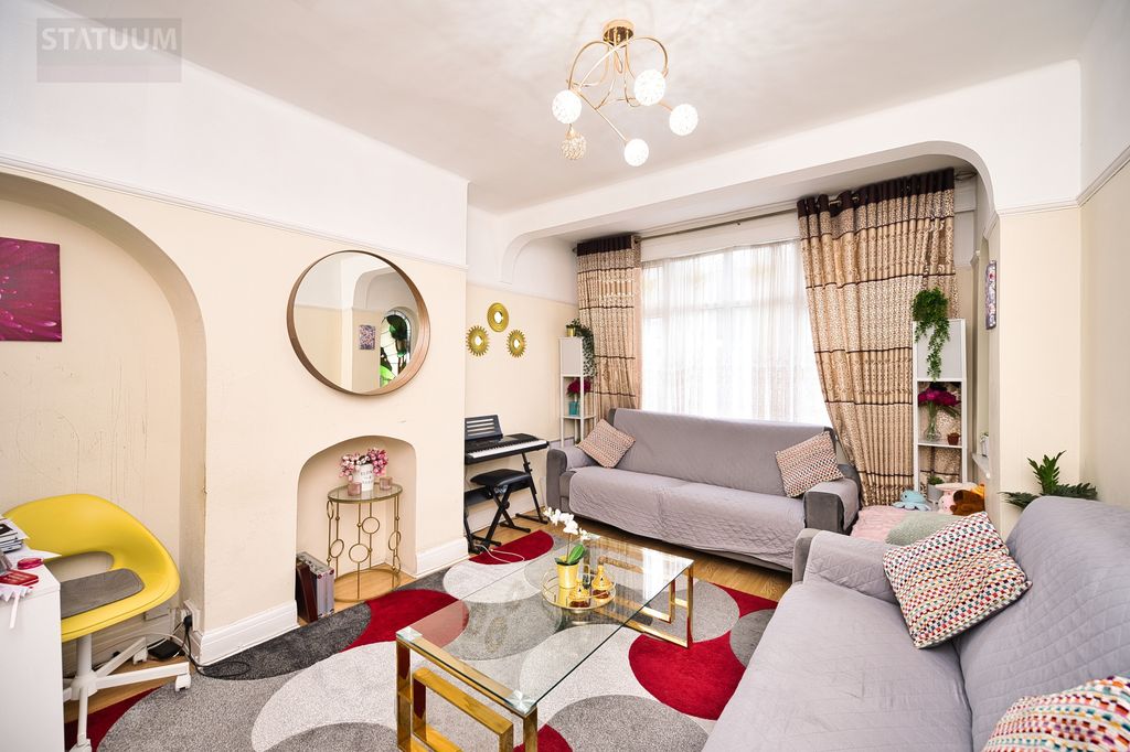 Property photo 1 of 17