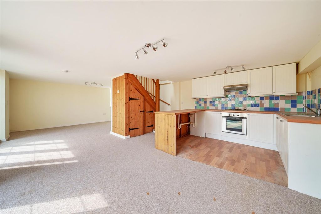 Property photo 3 of 12 984784 (4).Jpg