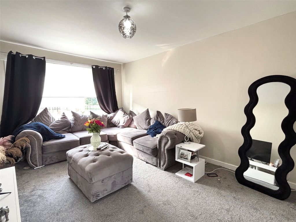 Property photo 2 of 13 Picture No. 04