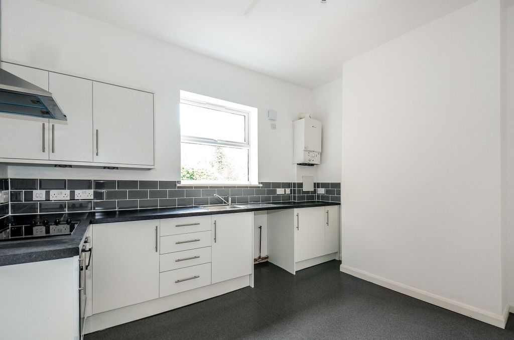 Property photo 2 of 7 Picture No. 13