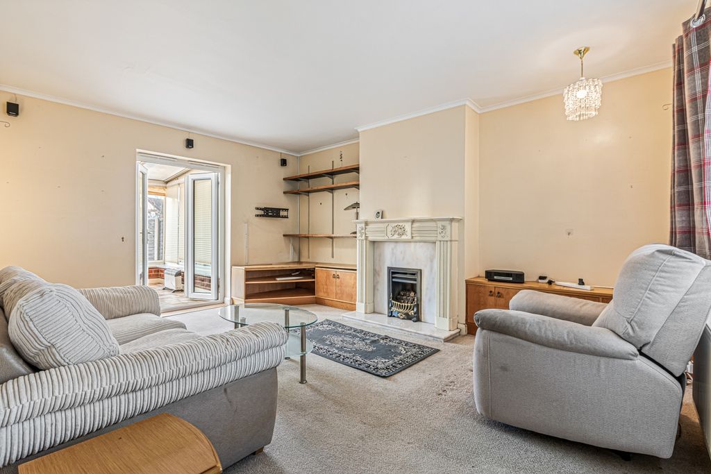 Property photo 2 of 18 Living Room