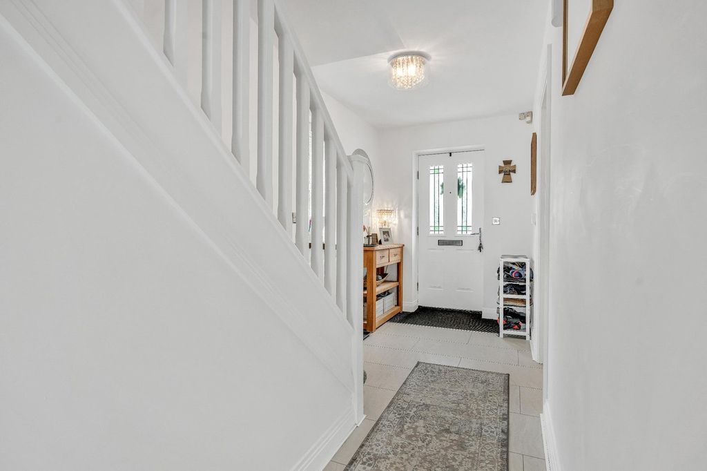 Property photo 2 of 40