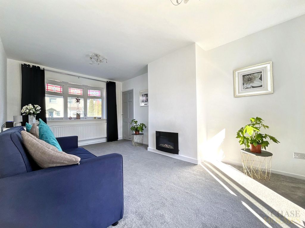 Property photo 2 of 25