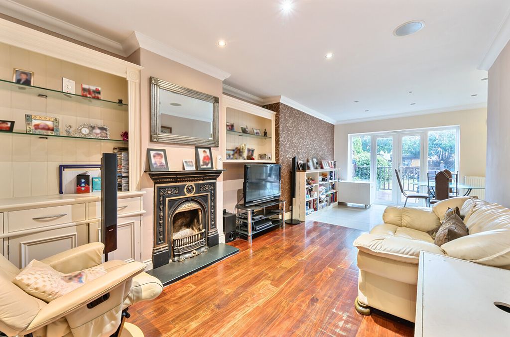 Property photo 2 of 18 1328484-11-687F3F3A17c9E