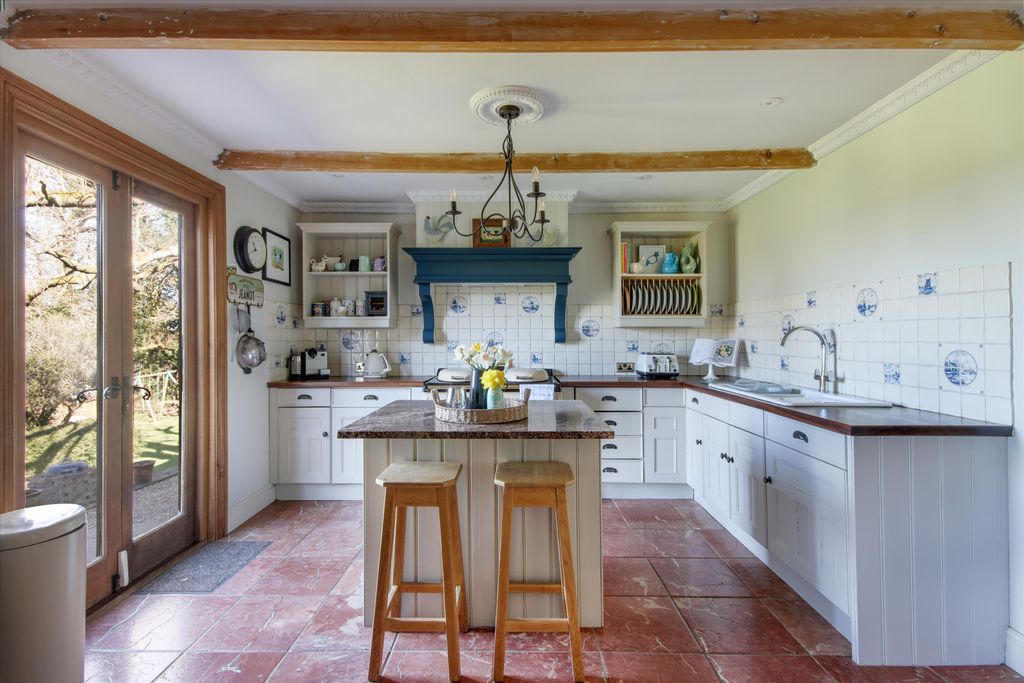 Property photo 3 of 30 Image