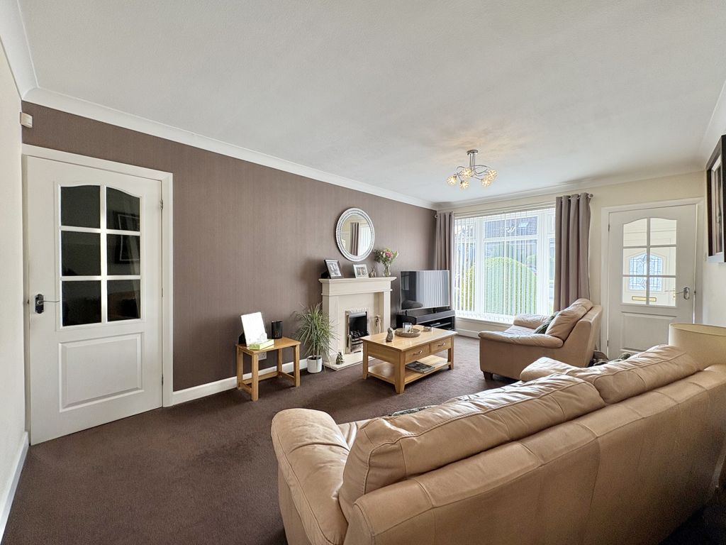 Property photo 2 of 23