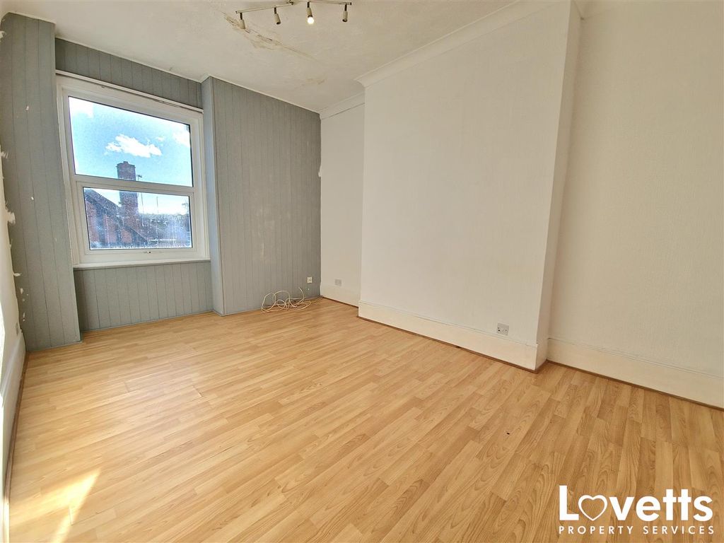 Property photo 2 of 10 Living Room