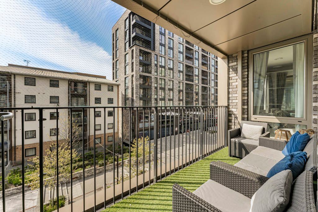 Property photo 2 of 17 Balcony