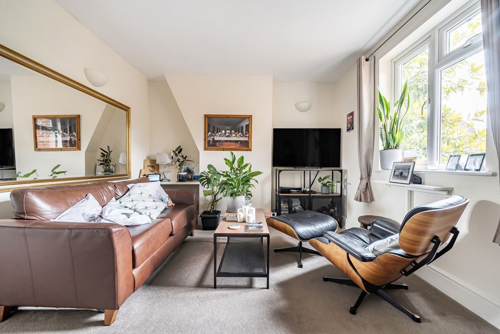 Property photo 2 of 9 1326110-7-6877d0c...