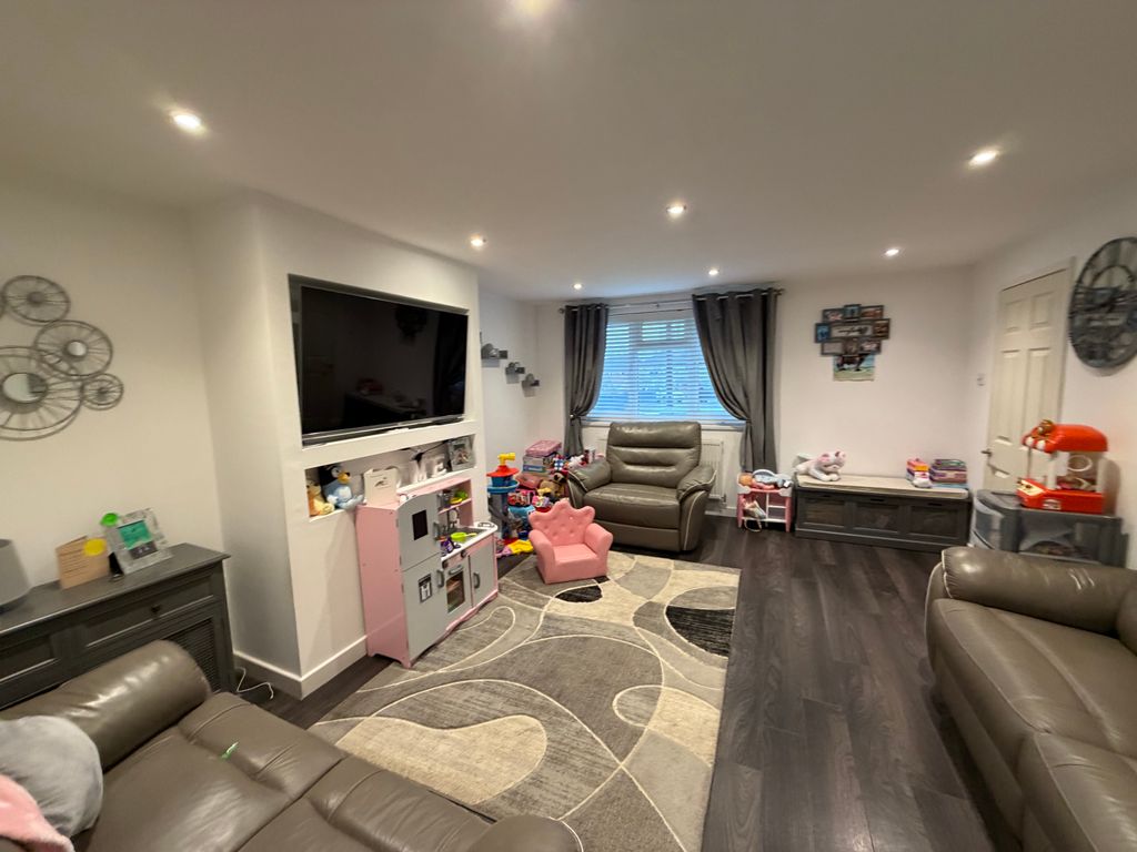 Property photo 2 of 22 Img_2431