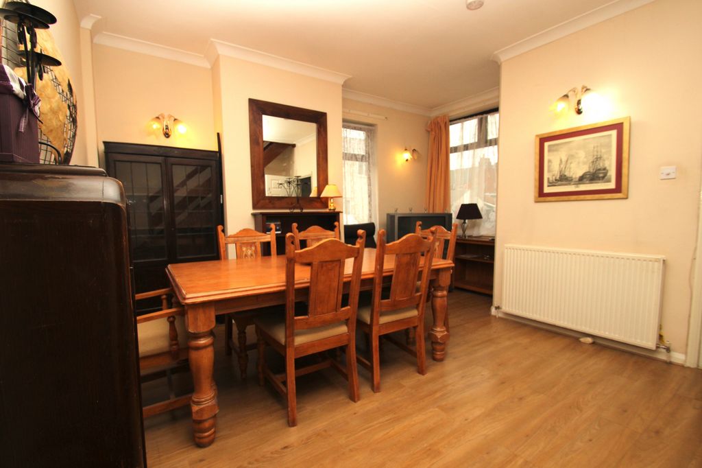 Property photo 2 of 5