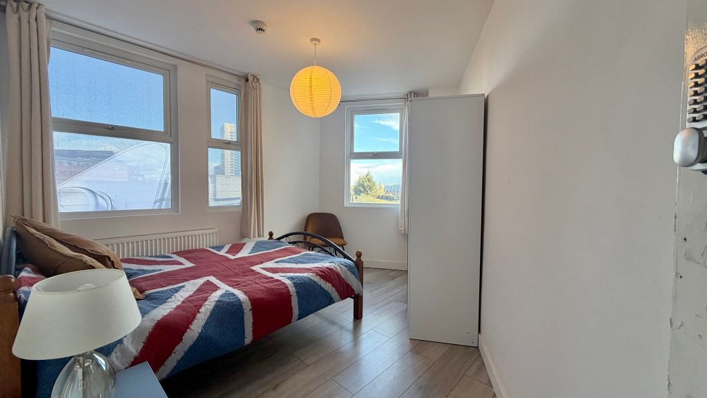 Property photo 2 of 22