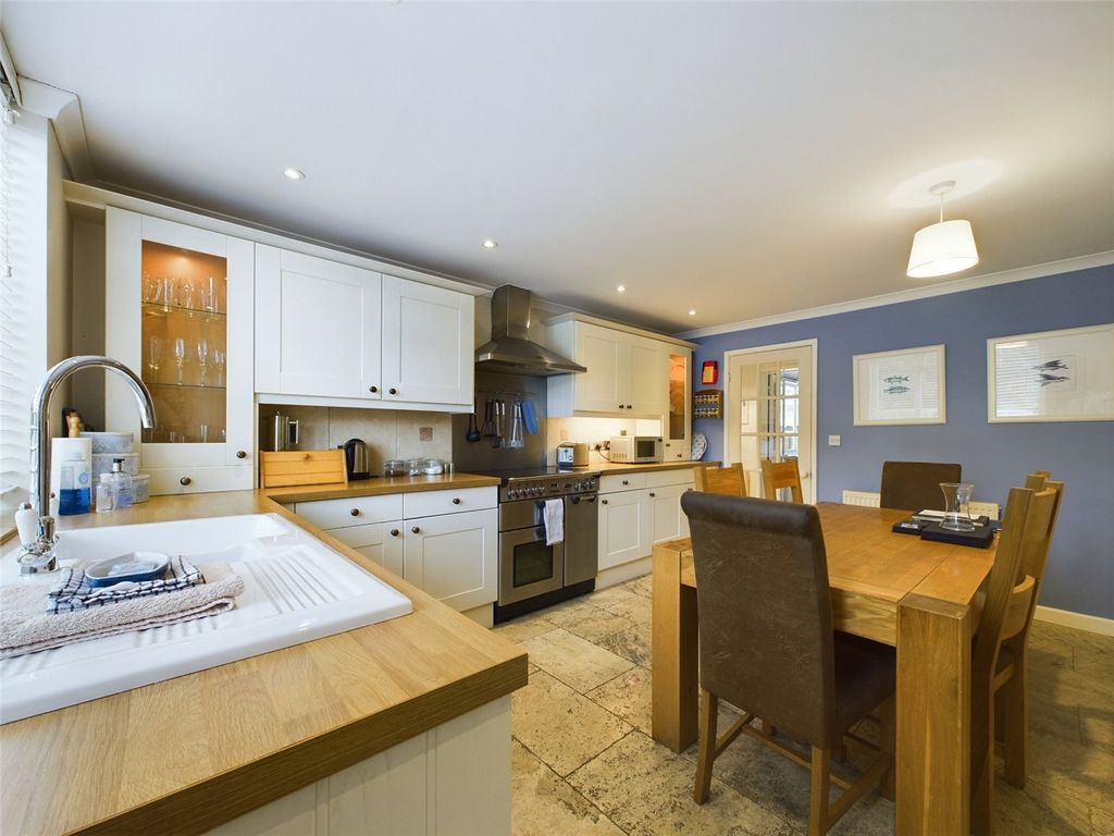 Property photo 2 of 16 Picture No. 05
