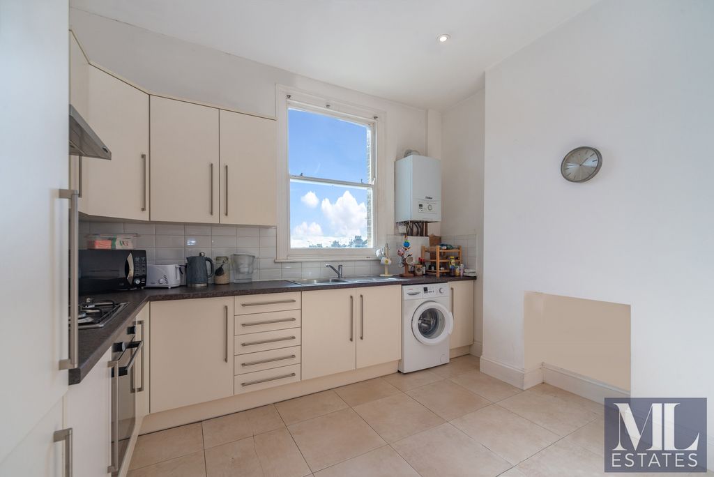 Property photo 1 of 10 Photo 10